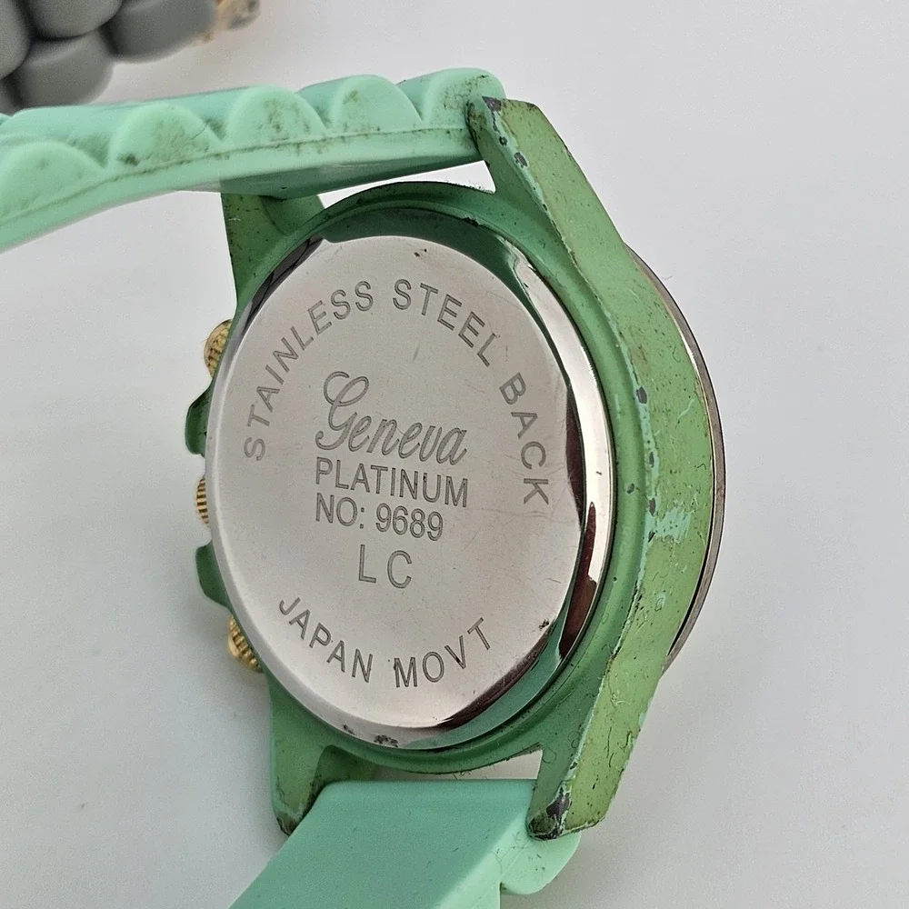 2X‎ Women's Watches Gray Green Dial Gray Green Plastic Bands New Battery